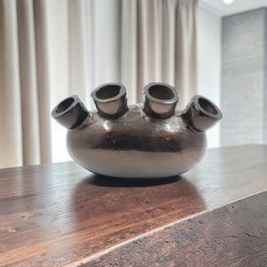 Metal flower vase 03 lifestyle