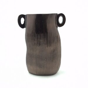 metal vase 10 front