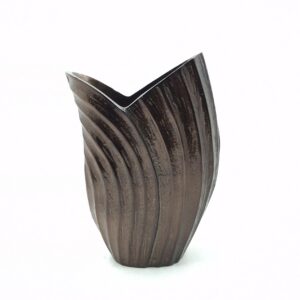 metal vase 13 front