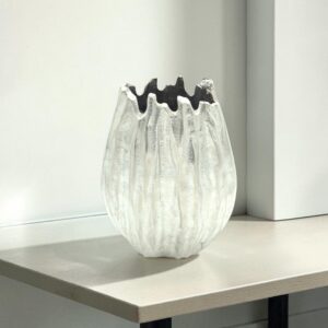 metal vase 39 lifestyle silver