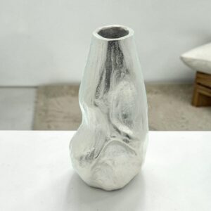 metal vase 40 lifestyle silver