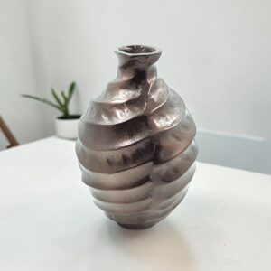 metal vase 45 swirl front