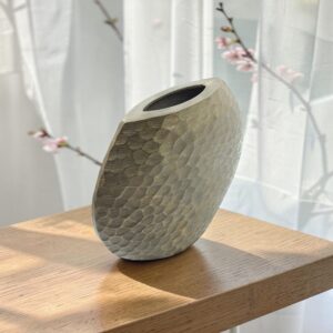 metal vase 49 lifestyle
