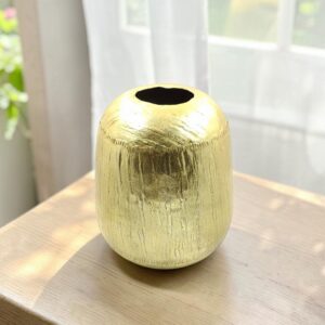 metal vase 51 lifestyle golden