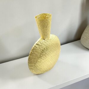 metal vase 53 lifestyle