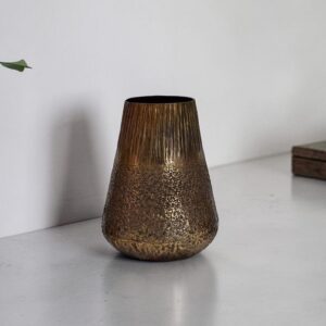metal vase 64 lifestyle2