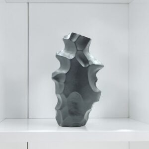 metal flower vase 08 lifestyle