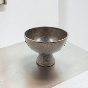 metal bowl 38 pedestal textured lifestyle