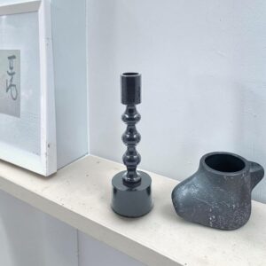 metal candleholder 03 black front lifestyle