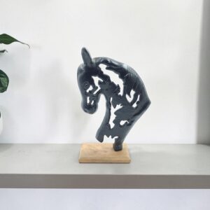 metal figurine 38 horse front lifestyle