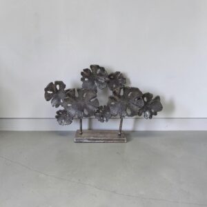 metal figurine 45 botonical lifestyle