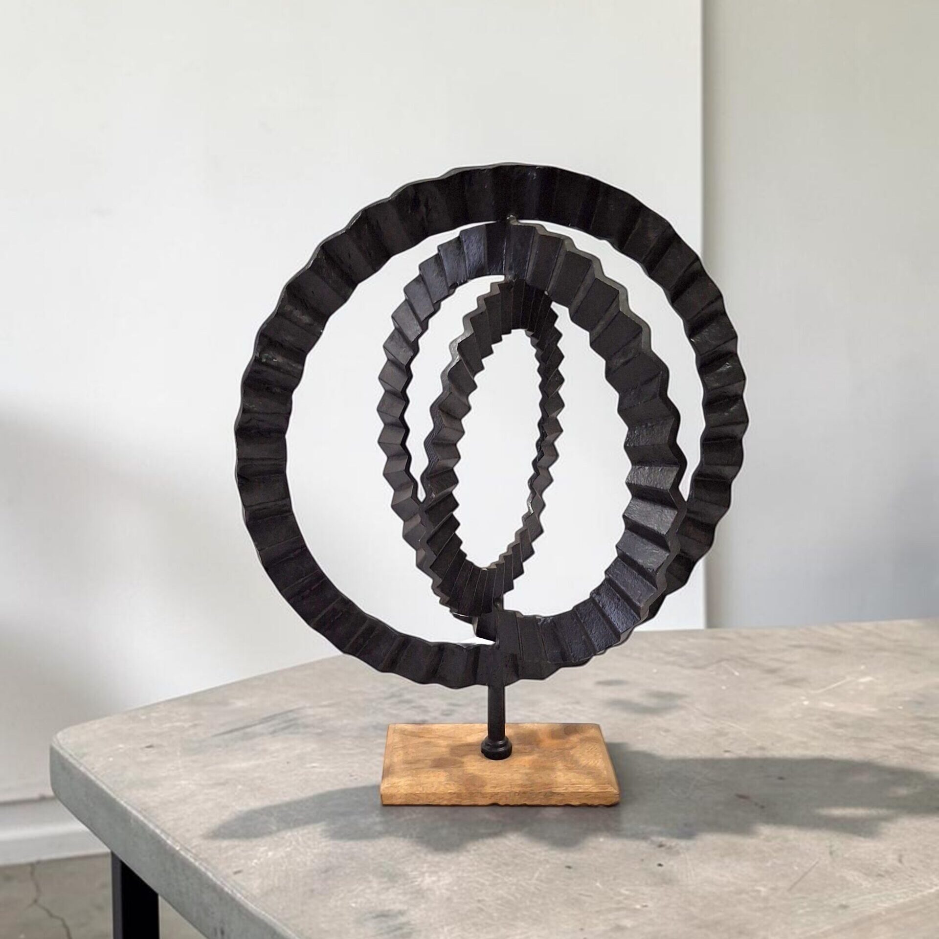 metal figurine 51 ring black lifestyle