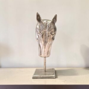 metal figurine 52 horse front lifestyle