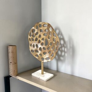 metal figurine 59 circle hole lifestyle