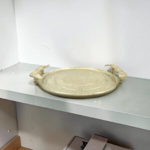 metal tray 03 gold hands lifestyle