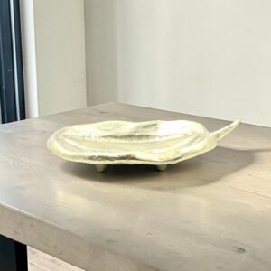 metal tray 09 footed lifestyle