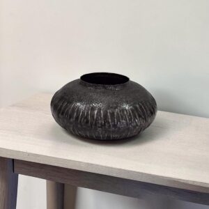 metal vase 70 black lifestyle