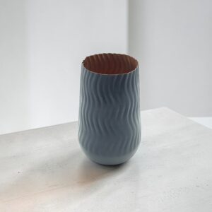 metal vase 71 black zig zag