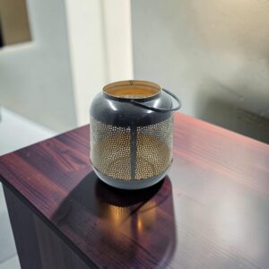 metal lantern 07 black lifestyle