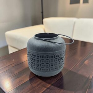 metal lantern 08 black lifestyle