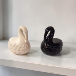 ceramic figurines 03 swan lifestyle